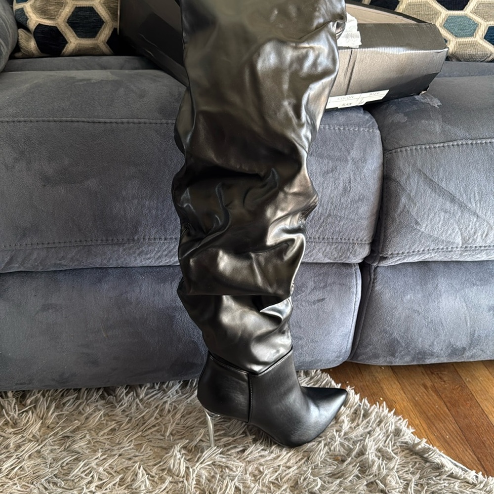 Heavenly heel boots in black